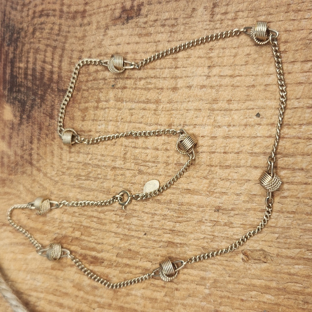 Vintage Signed Avon‎ Gold Tone Knot Station Chain Necklace